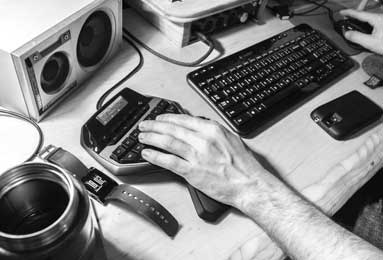 2003年NBA经典对决：科比与姚明巅峰之战，东西方篮球文化碰撞